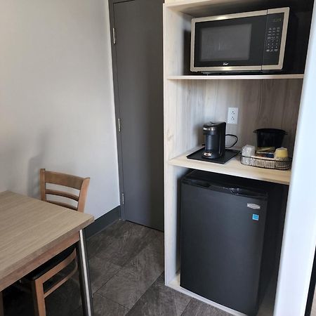 Razoolies Inn Stephenville Δωμάτιο φωτογραφία
