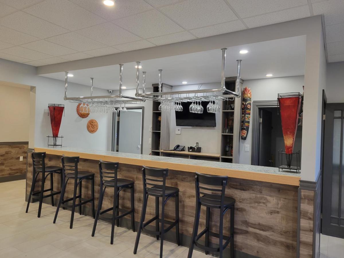 Razoolies Inn Stephenville Εξωτερικό φωτογραφία
